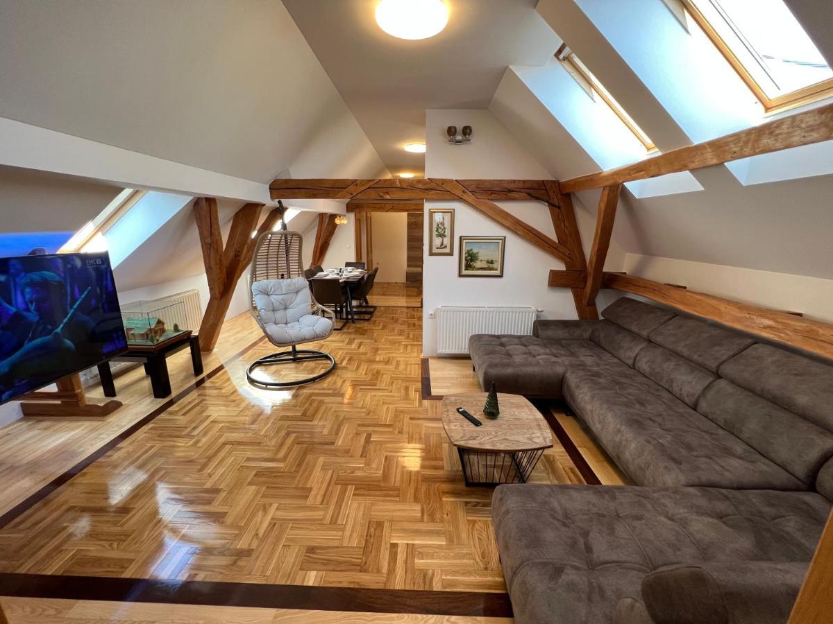 La Luna Rustic Deluxe Apartment With Free Jacuzzi, Bikes & Covered Parking Nasice Exterior foto