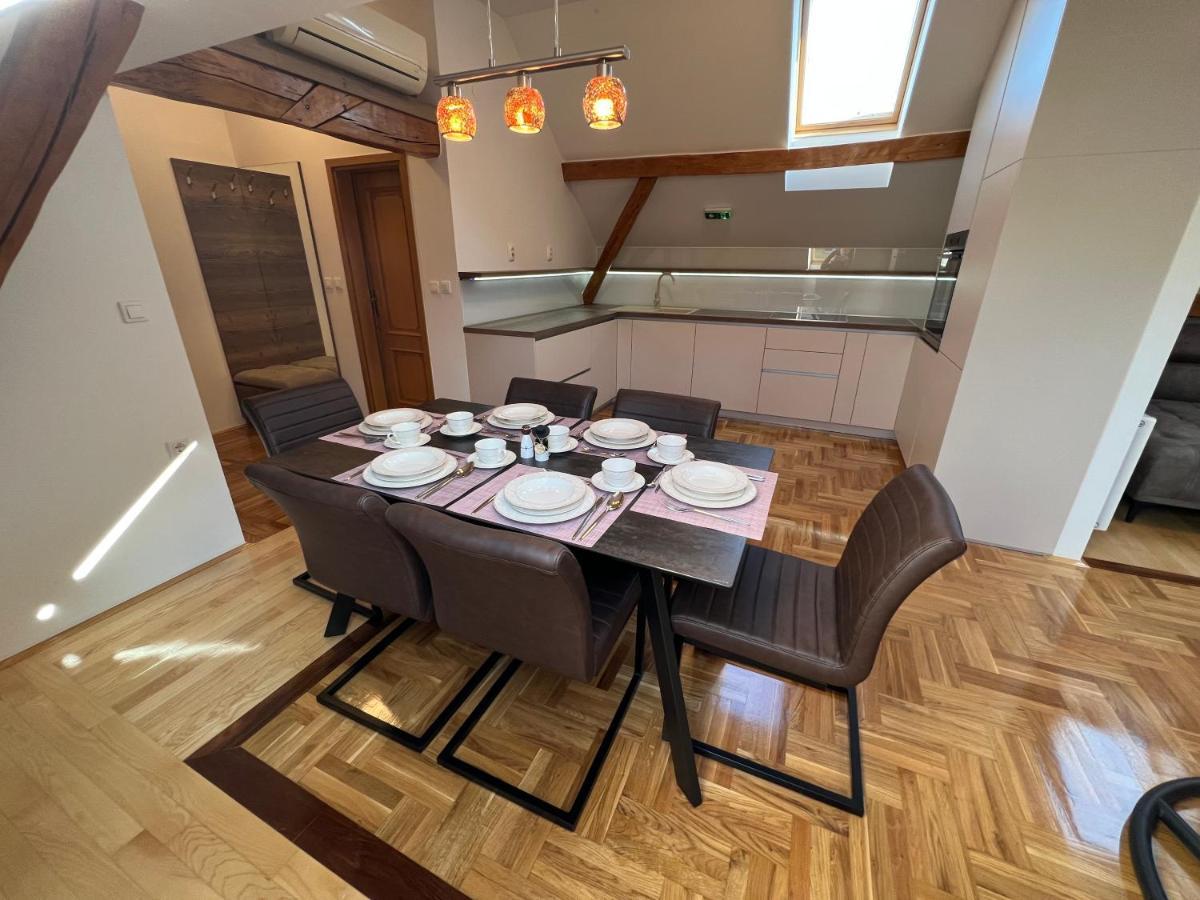 La Luna Rustic Deluxe Apartment With Free Jacuzzi, Bikes & Covered Parking Nasice Exterior foto