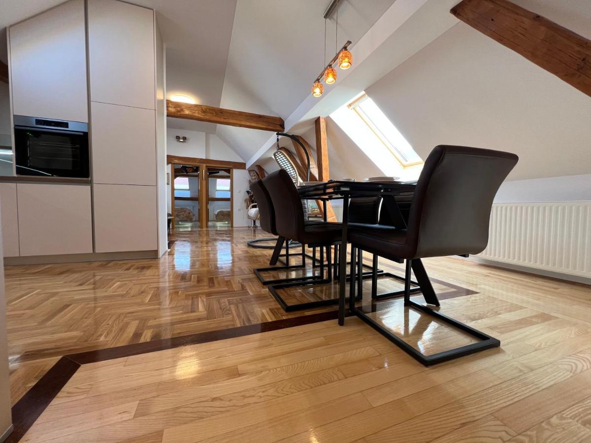 La Luna Rustic Deluxe Apartment With Free Jacuzzi, Bikes & Covered Parking Nasice Exterior foto
