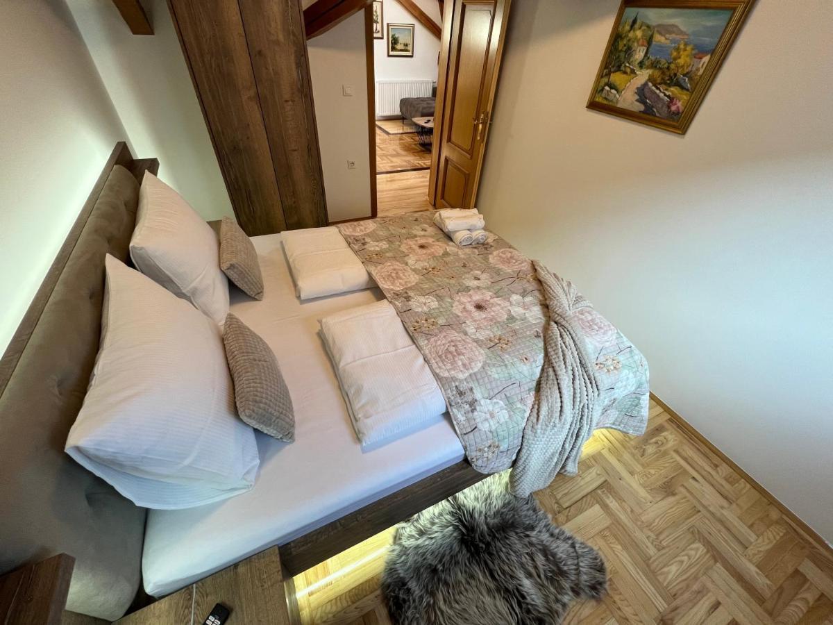 La Luna Rustic Deluxe Apartment With Free Jacuzzi, Bikes & Covered Parking Nasice Exterior foto