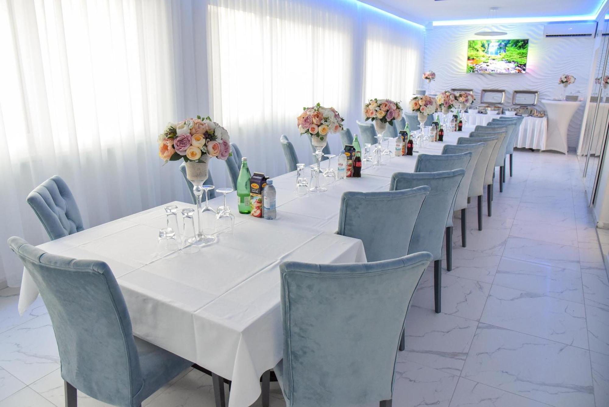 La Luna Rustic Deluxe Apartment With Free Jacuzzi, Bikes & Covered Parking Nasice Exterior foto