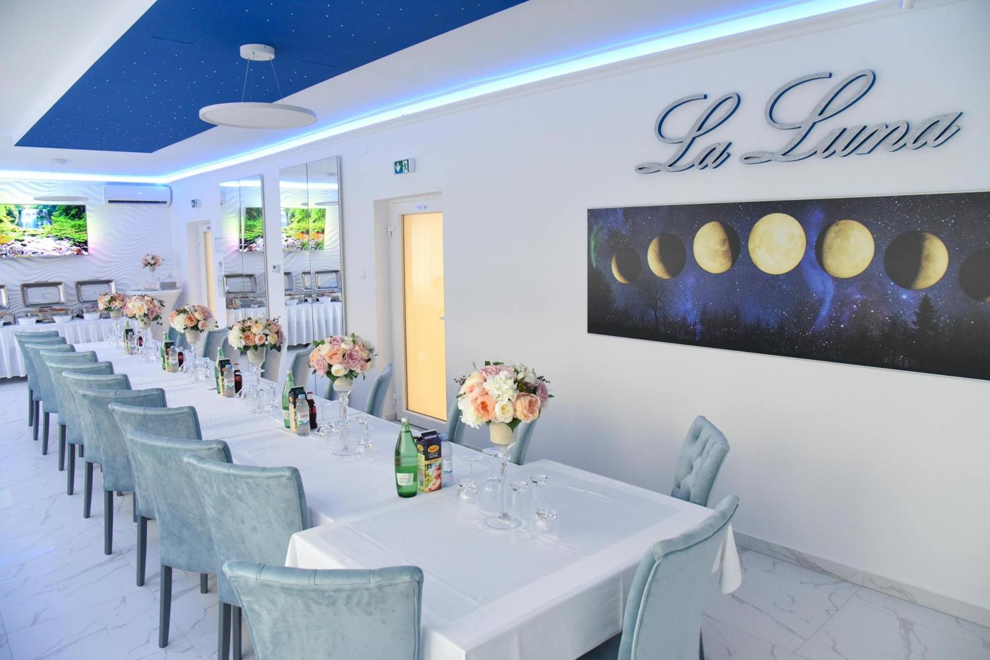 La Luna Rustic Deluxe Apartment With Free Jacuzzi, Bikes & Covered Parking Nasice Exterior foto